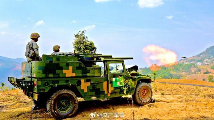 火力全开！南部战区陆军实弹射击超燃瞬间