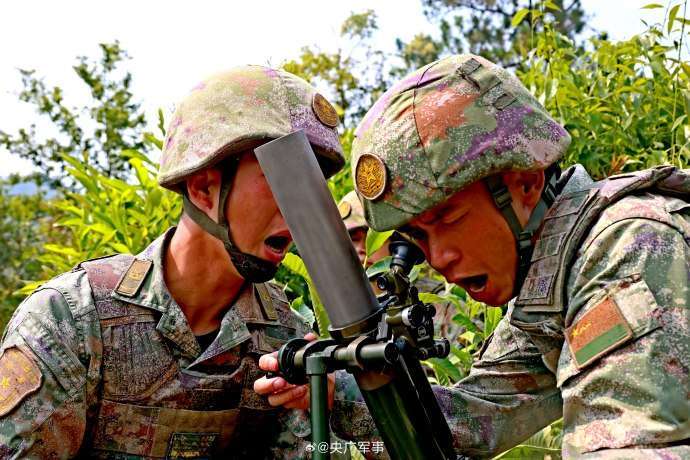火力全开！南部战区陆军实弹射击超燃瞬间