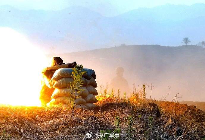 火力全开！南部战区陆军实弹射击超燃瞬间