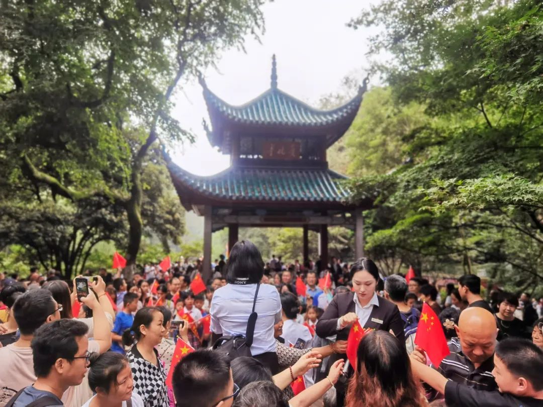 刚刚,橘子洲、岳麓山最新提醒! 刚刚,橘子洲、岳麓山最新提醒!