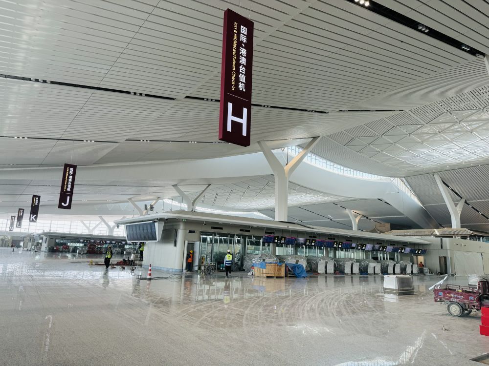 西安：“五一”坚守岗位促生产