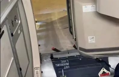 突发状况！东航最新道歉！