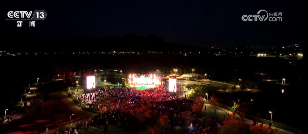 多个旅游热门目的地迎来大客流 假日经济“电量”十足 多个旅游热门目的地迎来大客流 假日经济“电量”十足