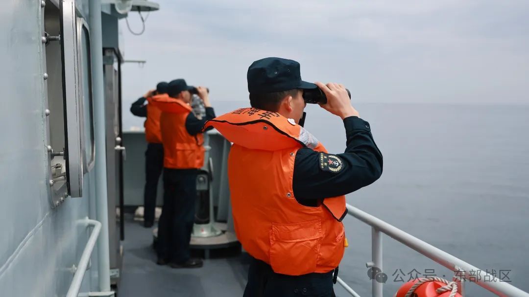 登陆舰编队，出击！