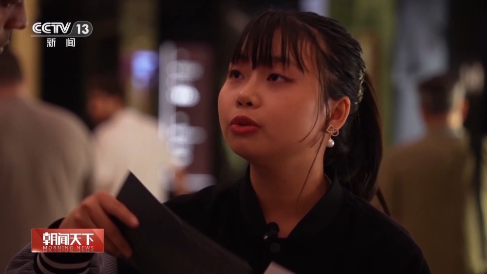 英语不好也大胆张口！广交会“场外”变“外场”小商户各显神通