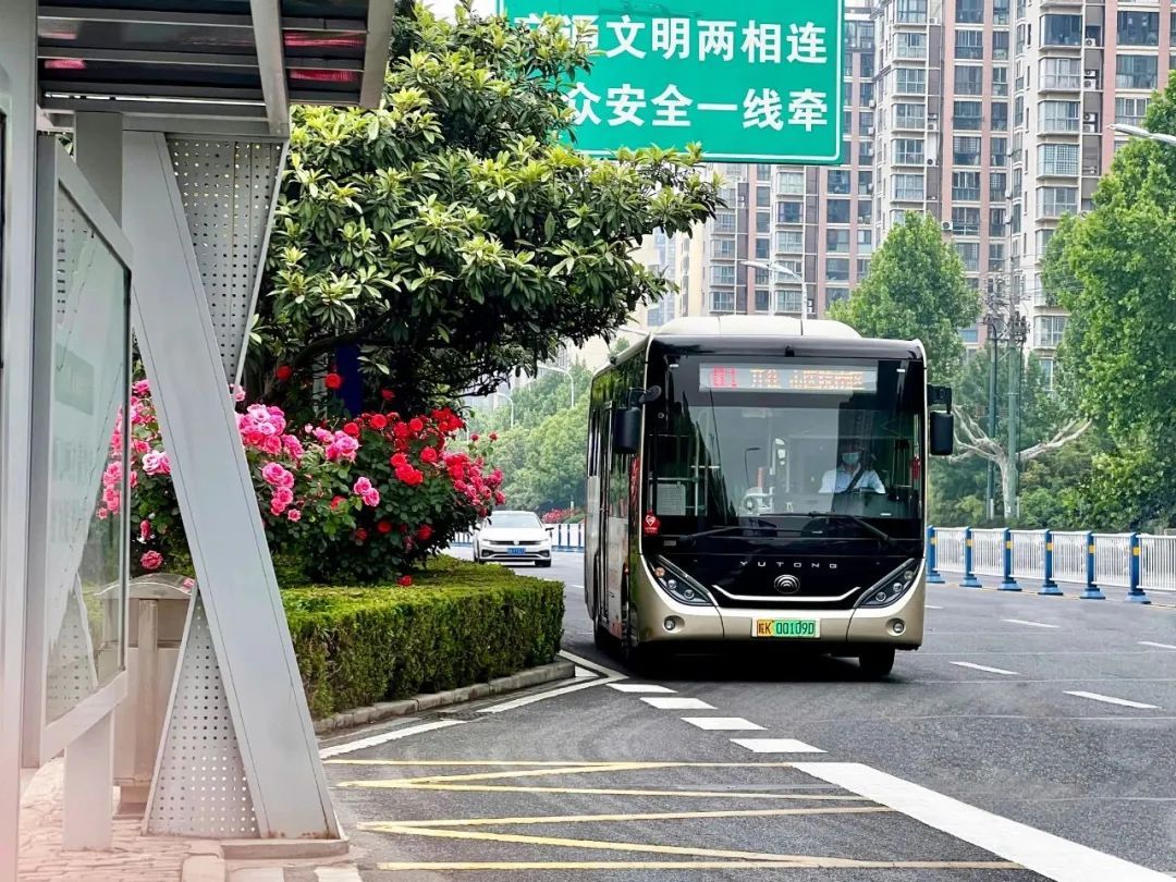 事发阜阳一公交车上！监控拍下！一位外地人上去之后……