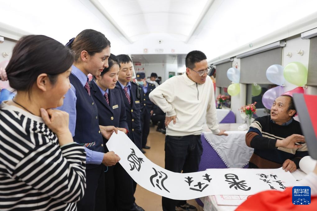 从马背到列车,她成长为我国首位塔吉克族列车长 从马背到列车,她成长为我国首位塔吉克族列车长