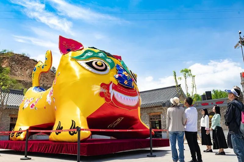 “五一”假期首日，山西各地迎来出游高峰