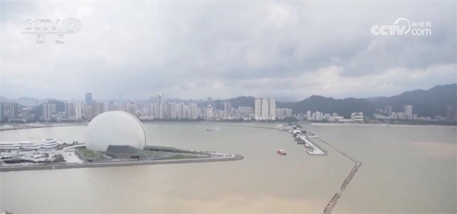 “五一”假期出行数据彰显满满活力 热气腾腾的中国焕发无限生机 “五一”假期出行数据彰显满满活力 热气腾腾的中国焕发无限生机