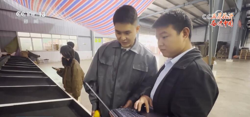 向劳动者致敬!用拼搏灌溉梦想 每一份付出都值得被看见 向劳动者致敬!用拼搏灌溉梦想 每一份付出都值得被看见