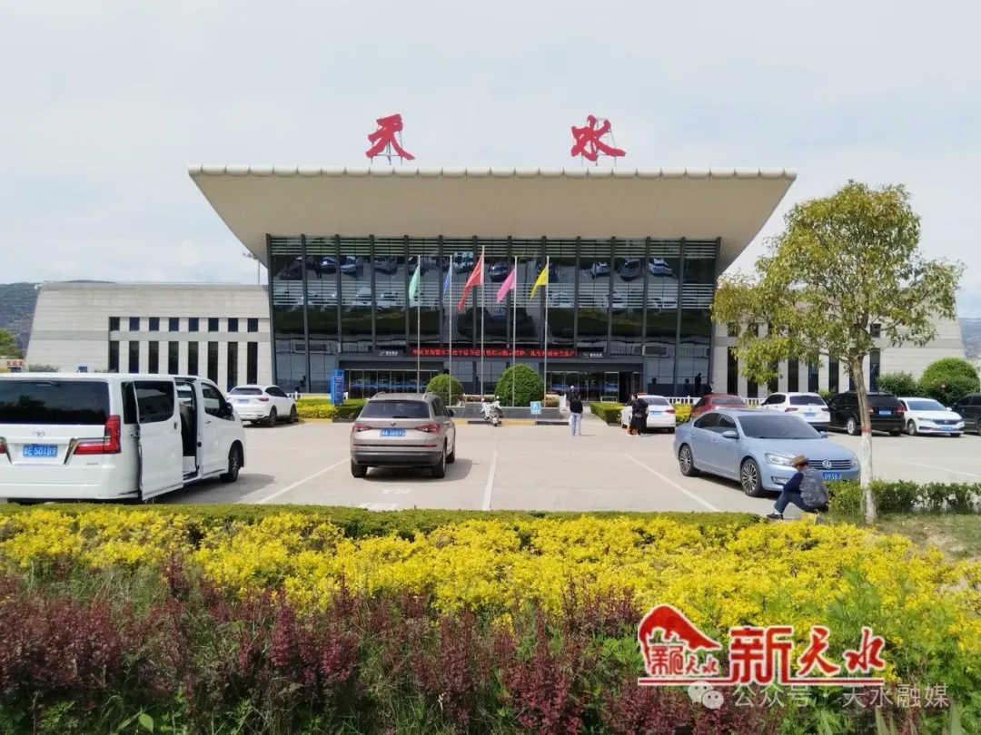 “人......从......众......”!“五一”假期首日甘肃各地“热辣滚烫” “人......从......众......”!“五一”假期首日甘肃各地“热辣滚烫”