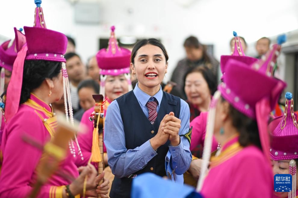 从马背到列车,她成长为我国首位塔吉克族列车长 从马背到列车,她成长为我国首位塔吉克族列车长