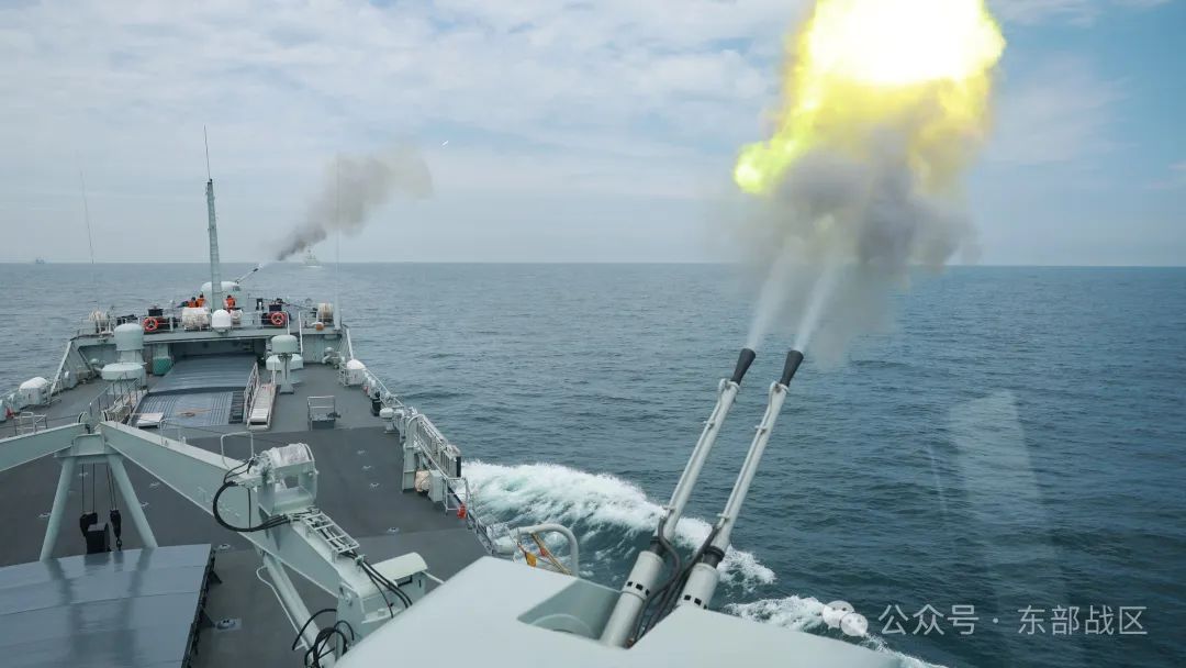 登陆舰编队，出击！