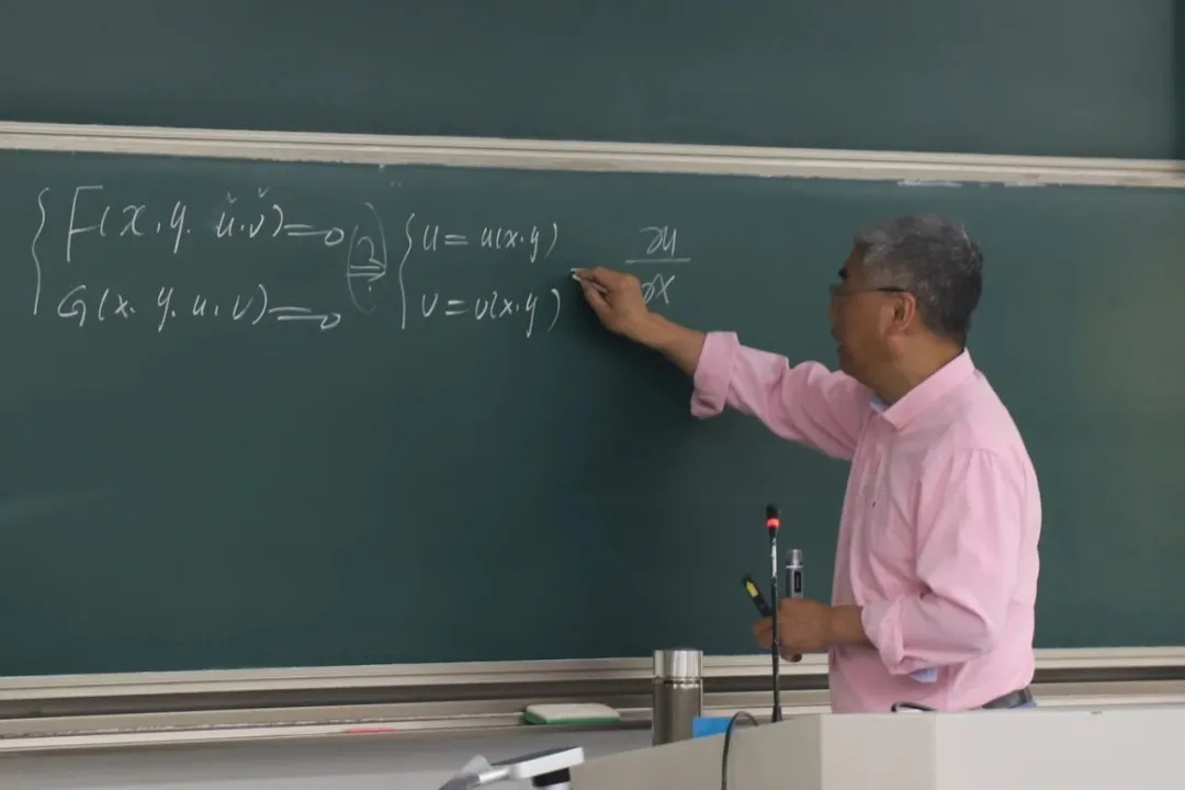 他的课，鸽子都不“放鸽子”！