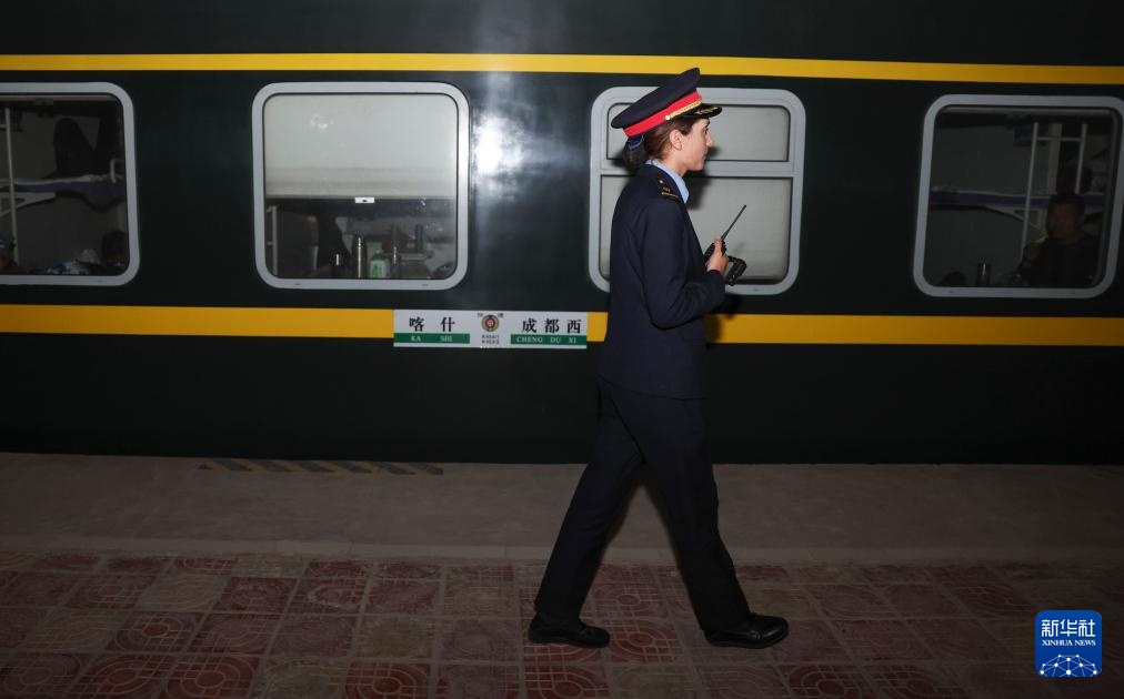 从马背到列车,她成长为我国首位塔吉克族列车长 从马背到列车,她成长为我国首位塔吉克族列车长