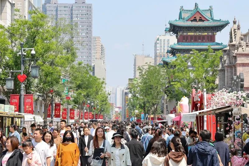 “五一”假期首日，山西各地迎来出游高峰
