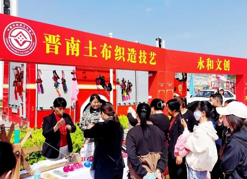 “五一”假期首日，山西各地迎来出游高峰