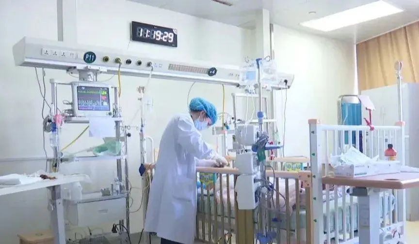 姐弟双双被烧伤!家中有孩子的一定要注意!!! 姐弟双双被烧伤!家中有孩子的一定要注意!!!