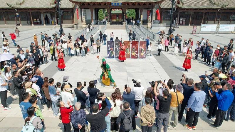 “五一”假期首日，山西各地迎来出游高峰