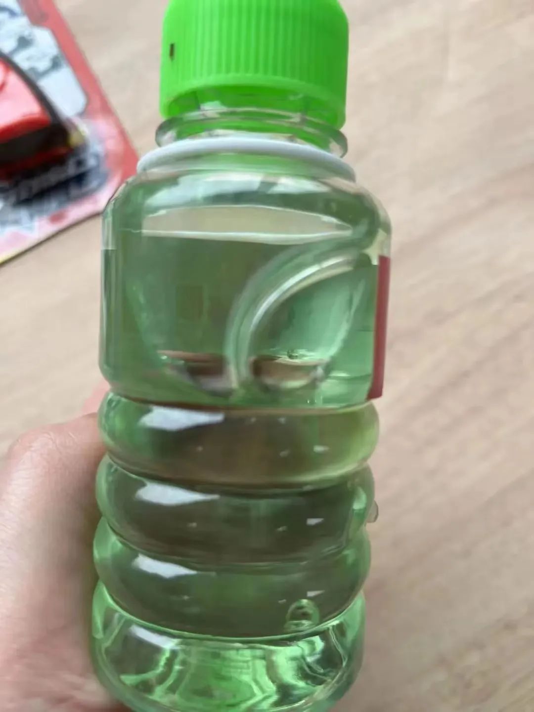 以为是果冻？此种玩具有毒，别再给孩子玩！