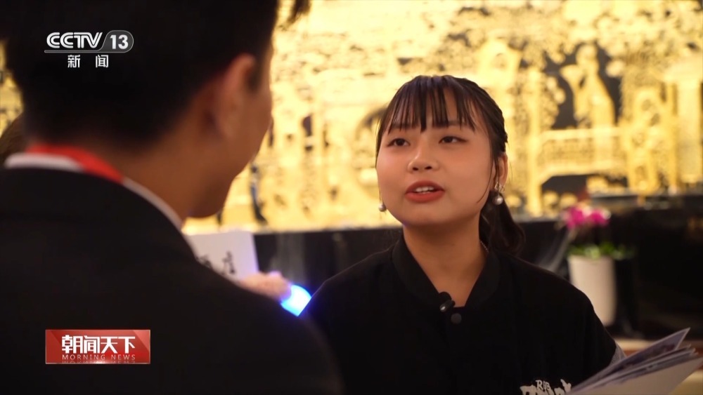 英语不好也大胆张口！广交会“场外”变“外场”小商户各显神通