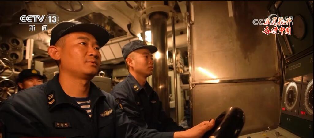 向劳动者致敬!用拼搏灌溉梦想 每一份付出都值得被看见 向劳动者致敬!用拼搏灌溉梦想 每一份付出都值得被看见