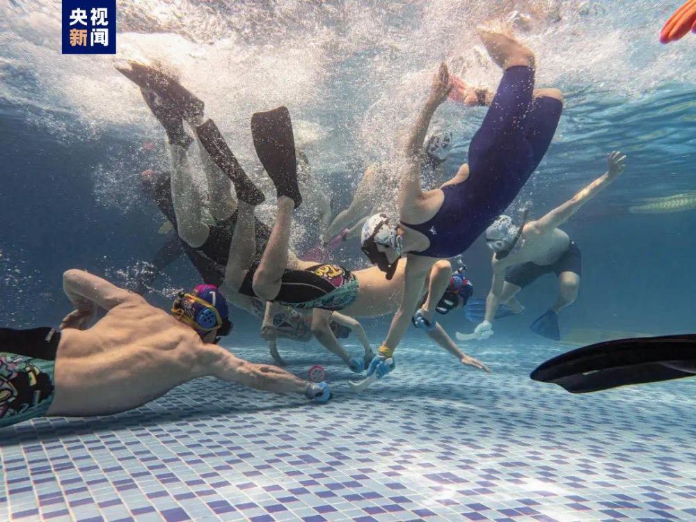 99%的人没听过的水下曲棍球来了 公开赛今日“水下挥杆” 99%的人没听过的水下曲棍球来了 公开赛今日“水下挥杆”
