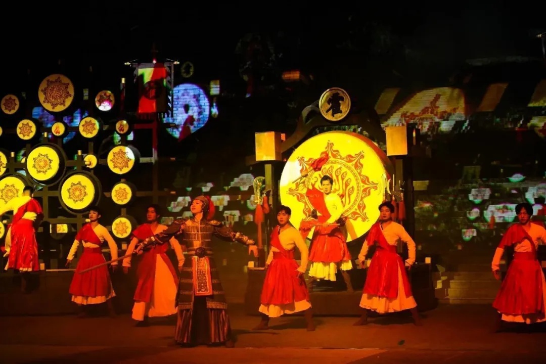 “人......从......众......”!“五一”假期首日甘肃各地“热辣滚烫” “人......从......众......”!“五一”假期首日甘肃各地“热辣滚烫”