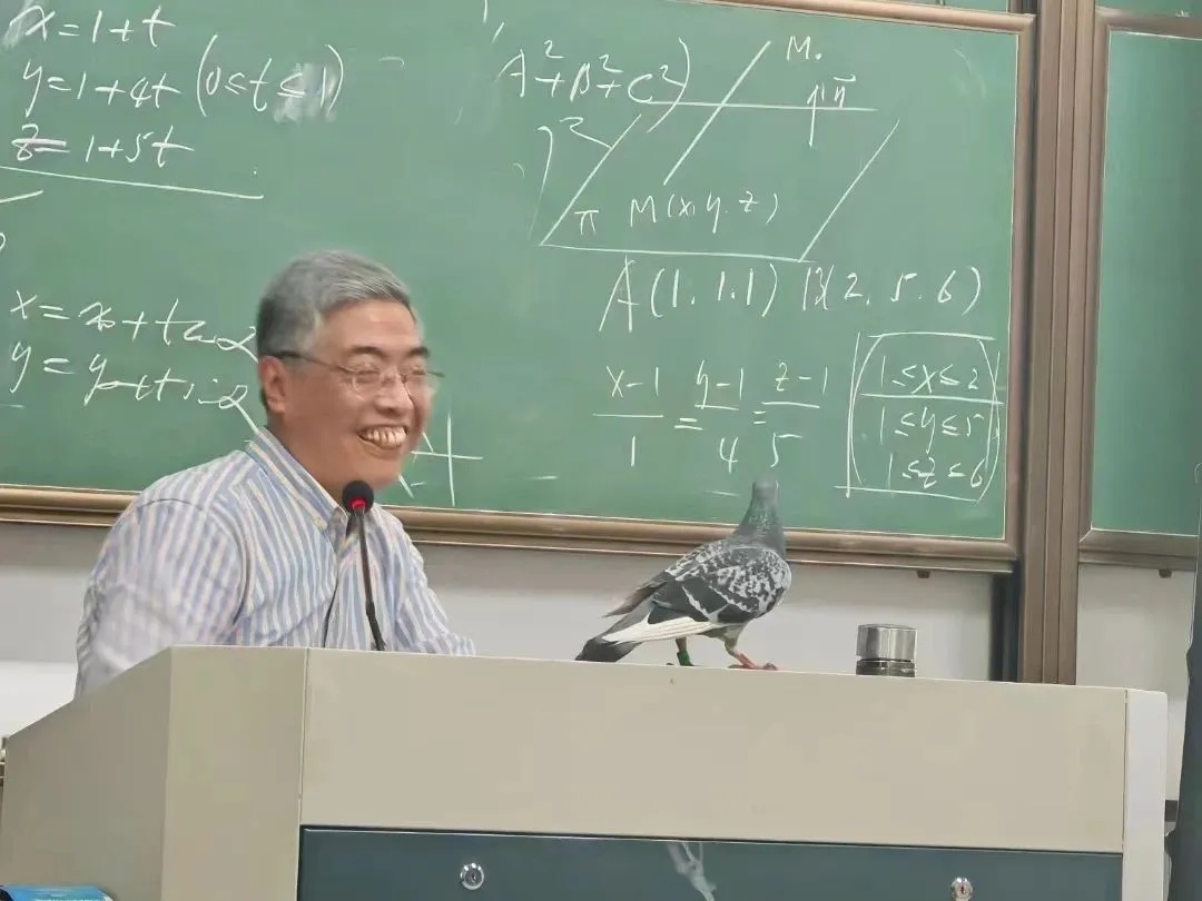 他的课，鸽子都不“放鸽子”！