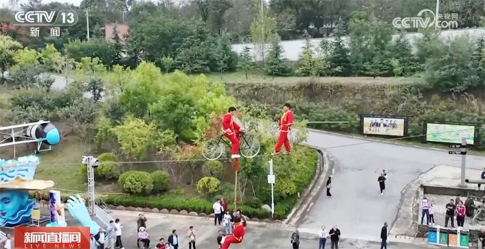 科技与传统碰撞出“新火花” 文化大餐为“五一”假期增香添彩 科技与传统碰撞出“新火花” 文化大餐为“五一”假期增香添彩