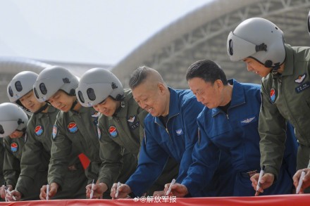 “战神”列阵！神威大队跨越时空的青春对话