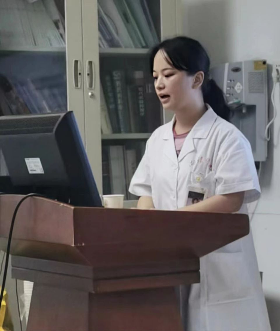 梦想漂流瓶启航！女生在列车清洁袋上的留言，激荡着上万人的青春