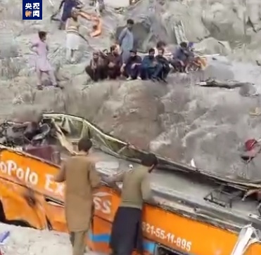 巴基斯坦北部交通事故遇难人数上升至20人