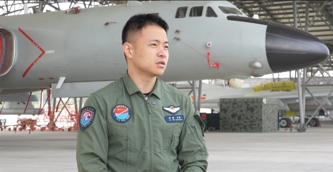 这是什么“神仙”剧本？轰-6K机长竟然是……