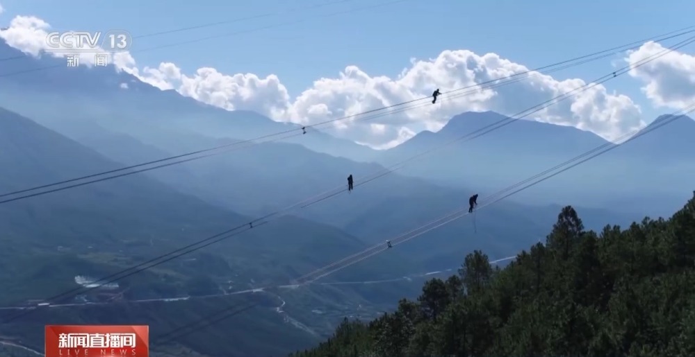 “每次下来嘴都发紫” 这份高海拔工作难在哪儿？