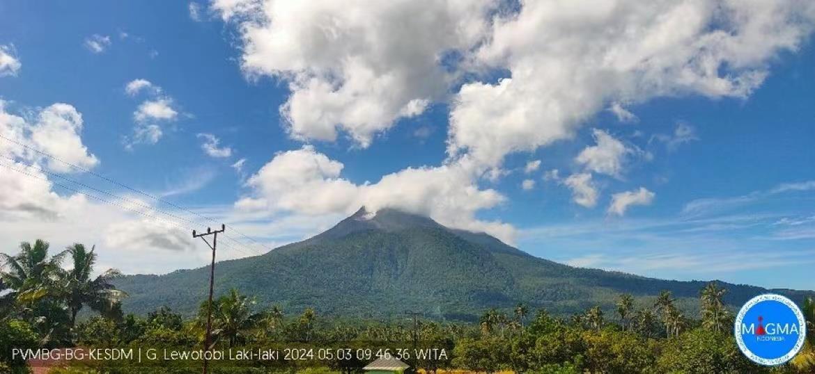 印尼勒沃托比火山连续喷发两次
