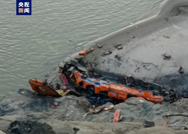 巴基斯坦北部发生交通事故 已致15人死亡