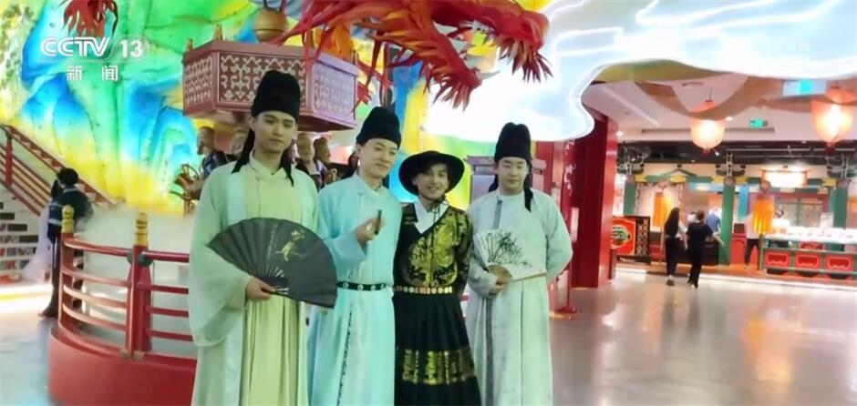 特色游、夜经济释放巨大“磁吸力” 中国入境游市场“风生水起” 特色游、夜经济释放巨大“磁吸力” 中国入境游市场“风生水起”