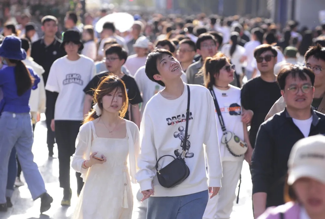 沈阳太火了！“1亿人”在中街，“1亿人”在……