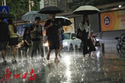 4月广州29个观测站雨量超1000毫米 4月广州29个观测站雨量超1000毫米