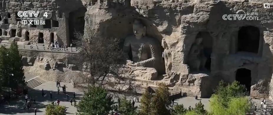 假日游国潮范十足 传统经典艺术与现代生活融合碰撞 假日游国潮范十足 传统经典艺术与现代生活融合碰撞