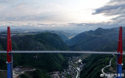 世界跨径最大的高山峡谷景观斜拉桥，在贵州！