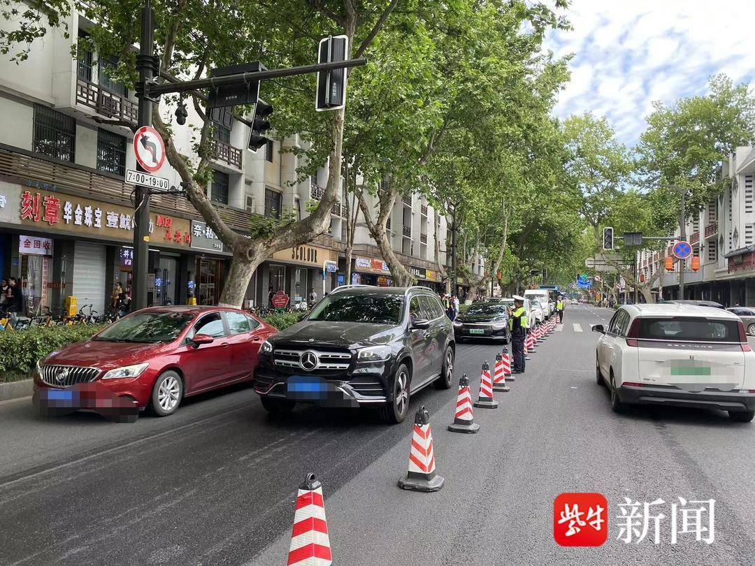 人人人你人人人！南京多个景区迎来大客流，交警临时管控限流