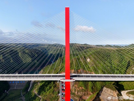 世界跨径最大的高山峡谷景观斜拉桥，在贵州！