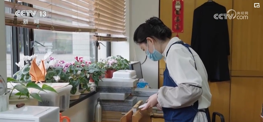 脚踏实地的年轻人 | “医治”古籍 让中华文明的载体更好传承 脚踏实地的年轻人 | “医治”古籍 让中华文明的载体更好传承