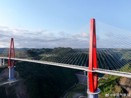 世界跨径最大的高山峡谷景观斜拉桥，在贵州！