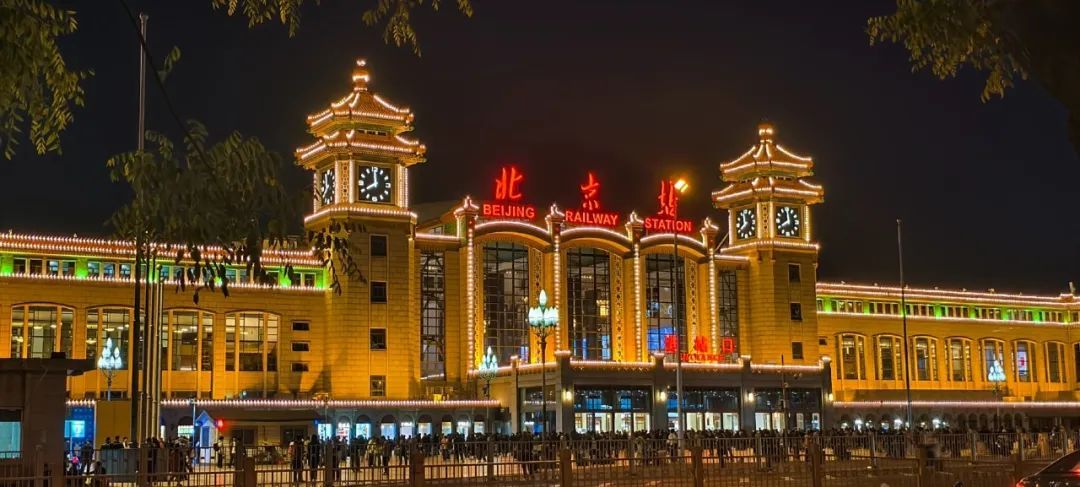 北京阵雨+返程高峰!这些路段拥堵,多条地铁延长运营→ 北京阵雨+返程高峰!这些路段拥堵,多条地铁延长运营→