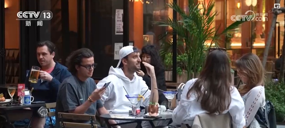 “老”景区呈现历史与摩登的交融 “接地气”“烟火气”激活消费新动力