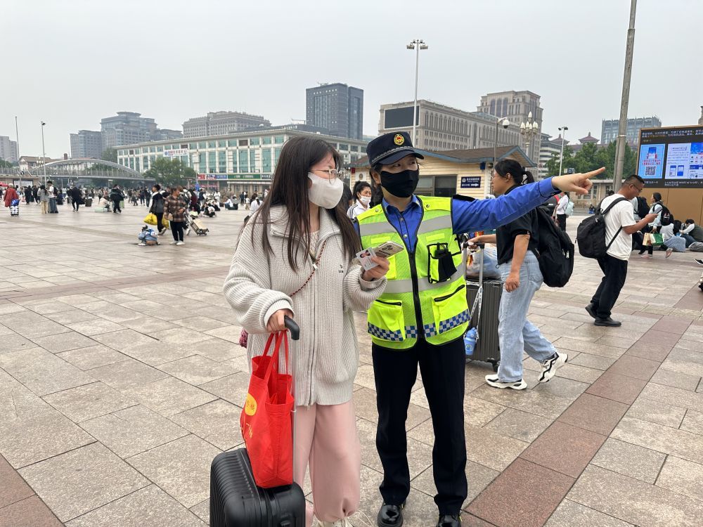 北京：七大火车站加强返程服务 多条地铁延时运营