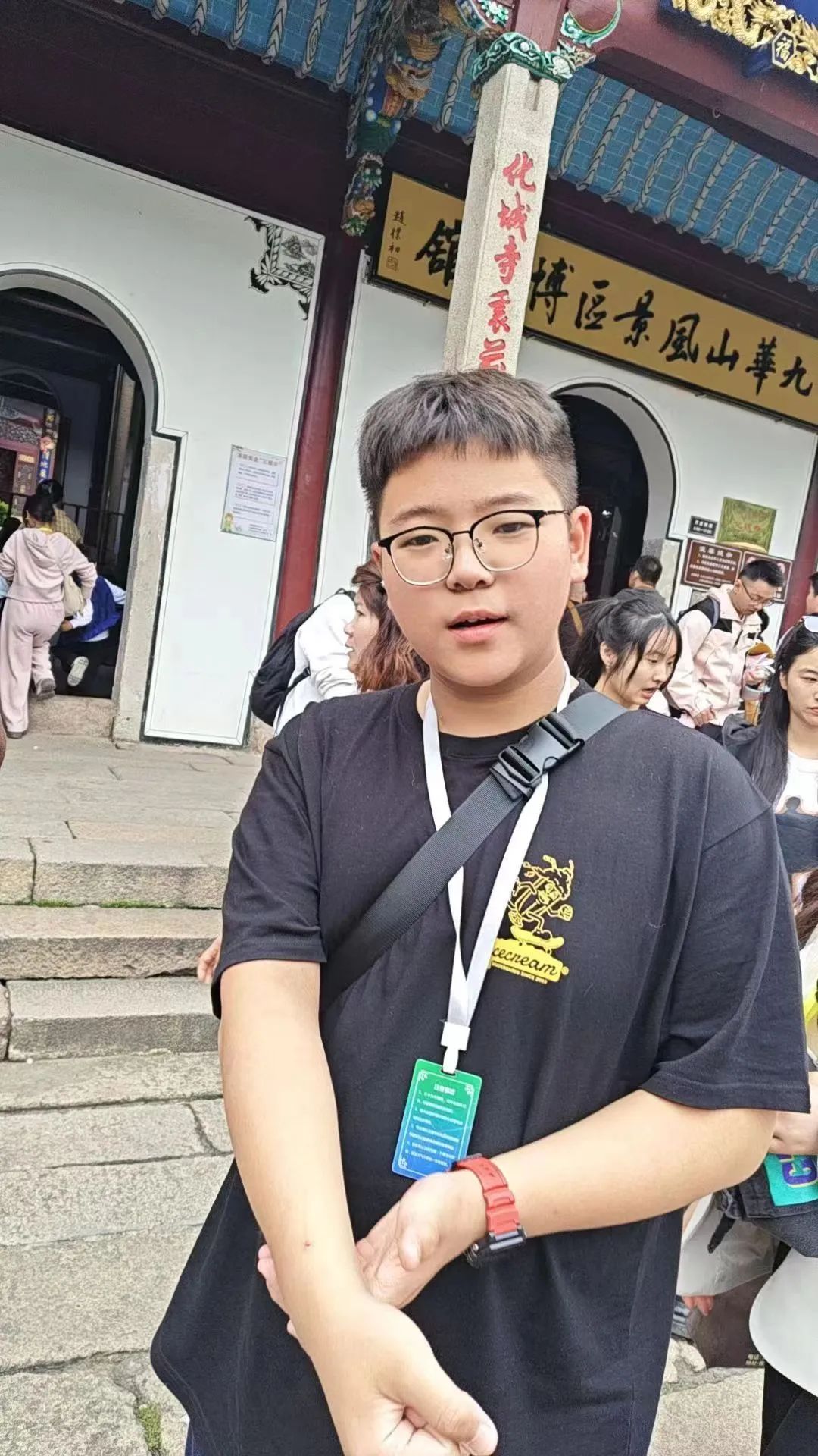 事发九华山景区！太帅了！阜阳14岁男生……